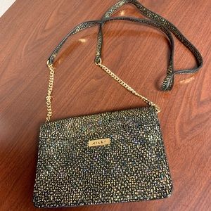 NEW!! Milly Blk/Gld Crsbdy w/ Gld Chain Strap
